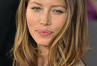 Celebrity-hair-color-must-have-jessica-biel-side